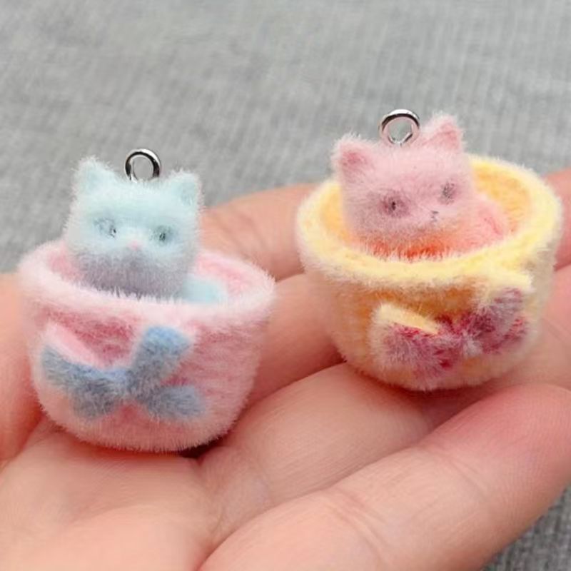 Resin Art Store - 4 Stück 3D-Plüsch-Katzenanhänger aus Kunstharz, DIY-Schmuckherstellung,